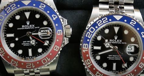 rolex pepsi bezel color difference